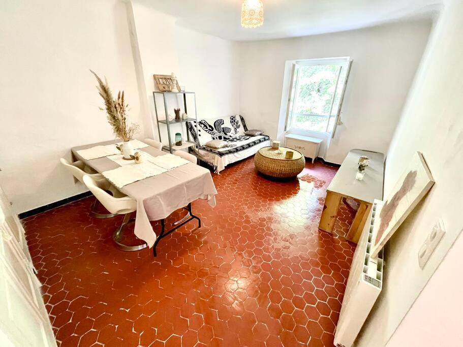 Bel Appartement A Villecroze Bagian luar foto